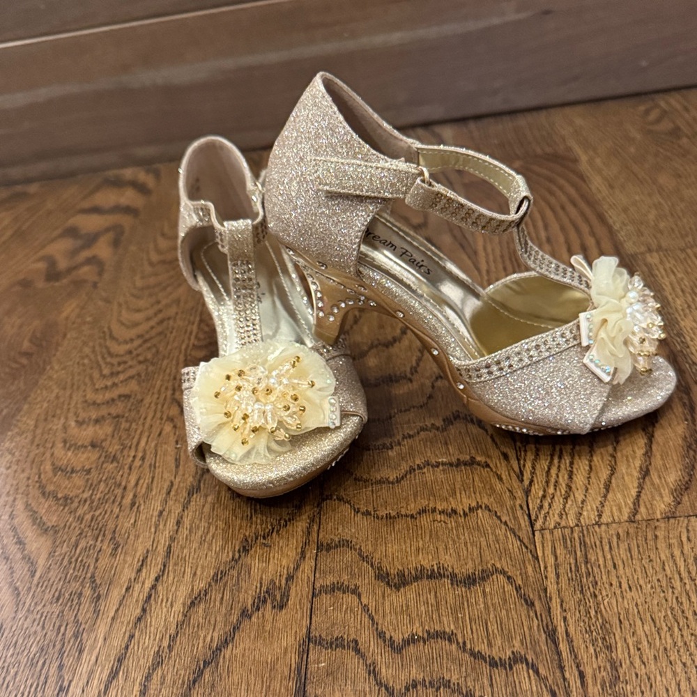Dream Pairs Glittery Gold Kids Sandals
